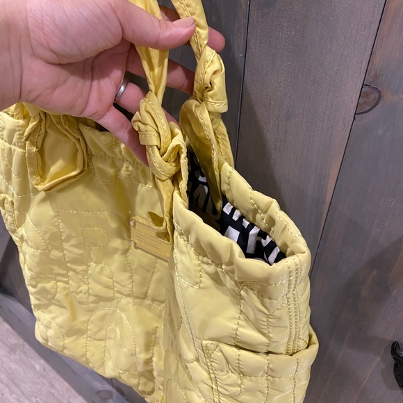 Marc by Marc Jacobs yellow tote bag - Picture 6 of 7